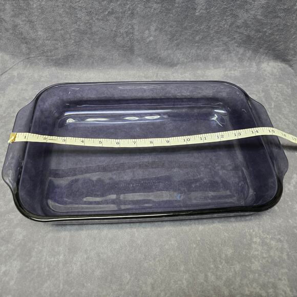 Pyrex 233 Purple Amethyst Casserole Lasagna 3 Qt Dish - Picture 7 of 10